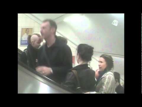 Raj Raj - irritera stockholmare - stå fel i rulltrappan